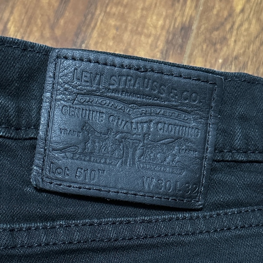 Levi's Men's Denim and Black Jeans - Picture 5 of 7